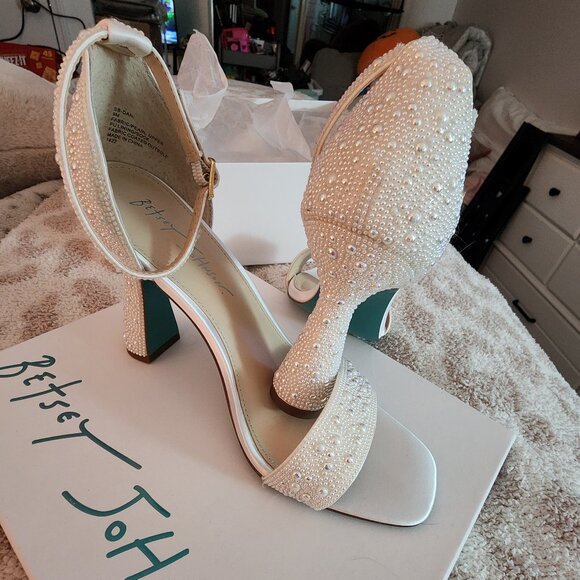 【Betsey Johnson】Dani BETSEY JOHNSON Dani Heels - Rhinestones – Mine and Yours
